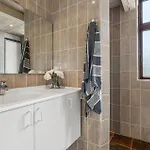 펜션 Four-bedroom In *