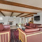펜션 Four-bedroom In *