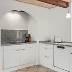 펜션 Four-bedroom In *