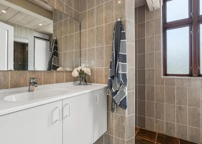 Сasa de vacaciones Four-bedroom In *