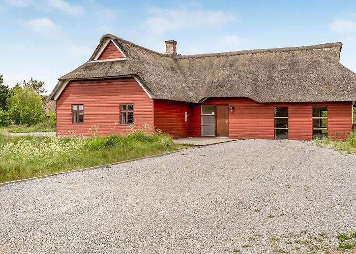 Сasa de vacaciones Four-bedroom In *