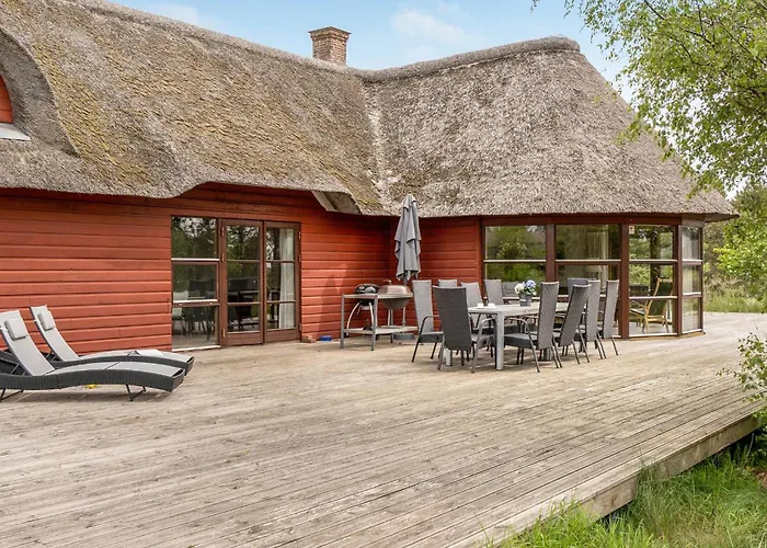 Сasa de vacaciones Four-bedroom In